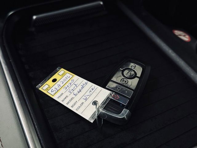 Used 2025 Ford Expedition Active image 54