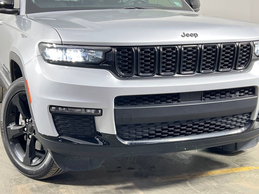 Used 2023 Jeep Grand Cherokee L Limited w/ Black Appearance Package image 49