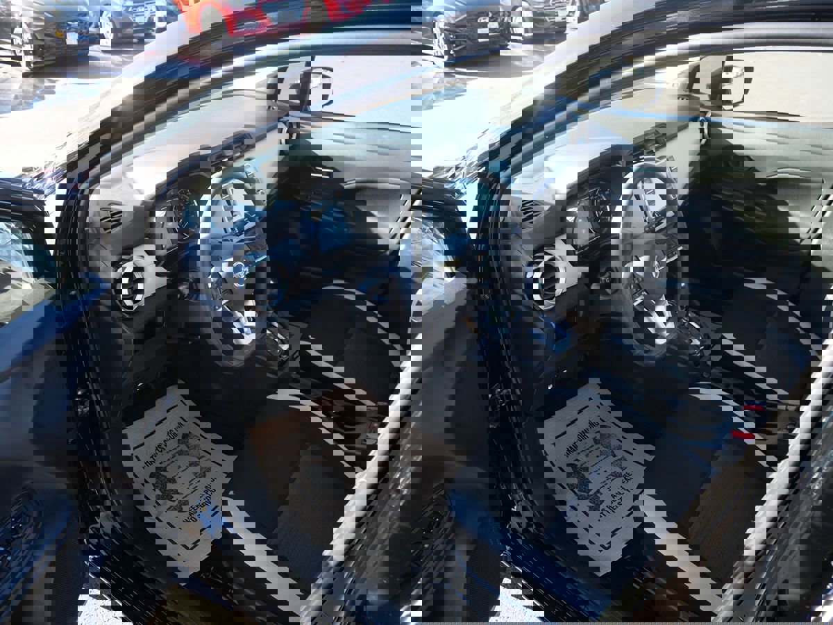 Used 2021 Nissan Versa SV image 9