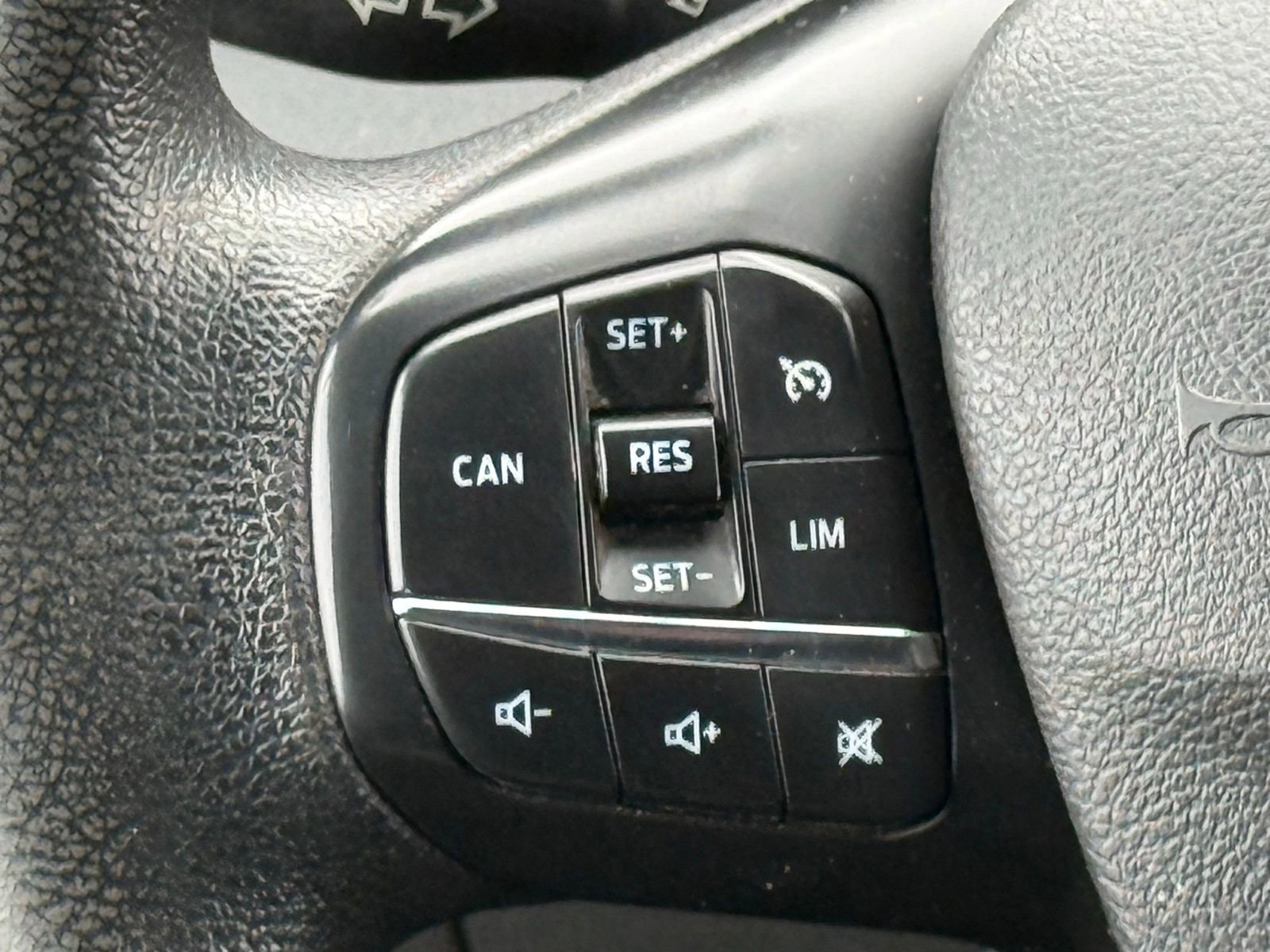 Used 2022 Ford Transit 250 Medium Roof image 23