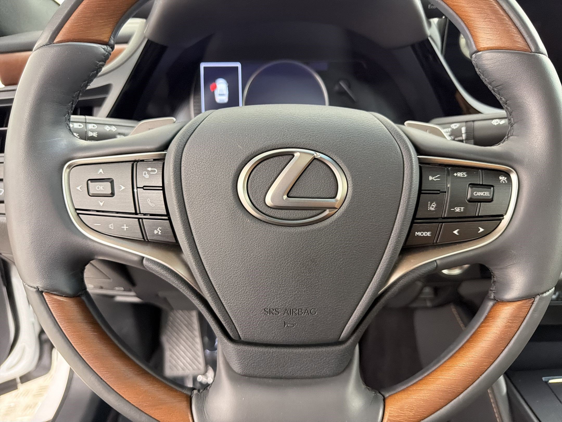 Used 2023 Lexus ES 350 Ultra Luxury image 17