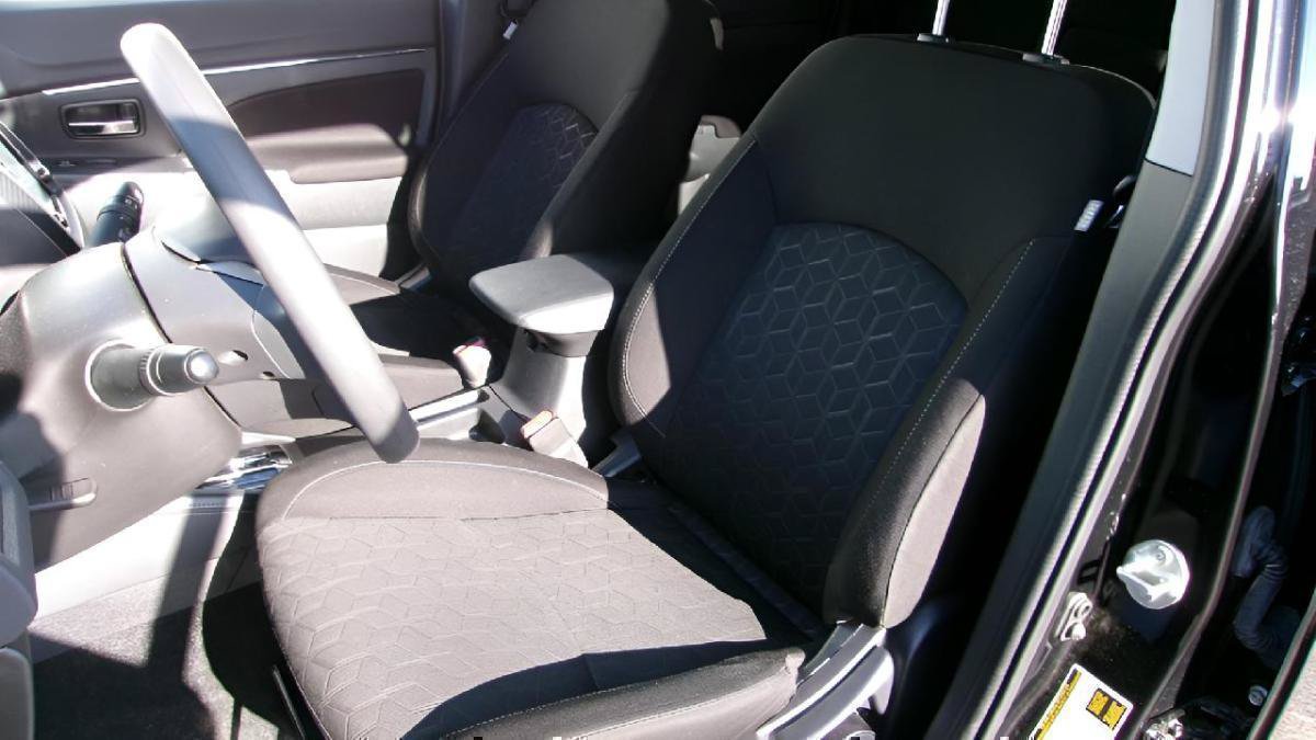 Used 2025 Mitsubishi Outlander Sport ES AWD/4WD image 13