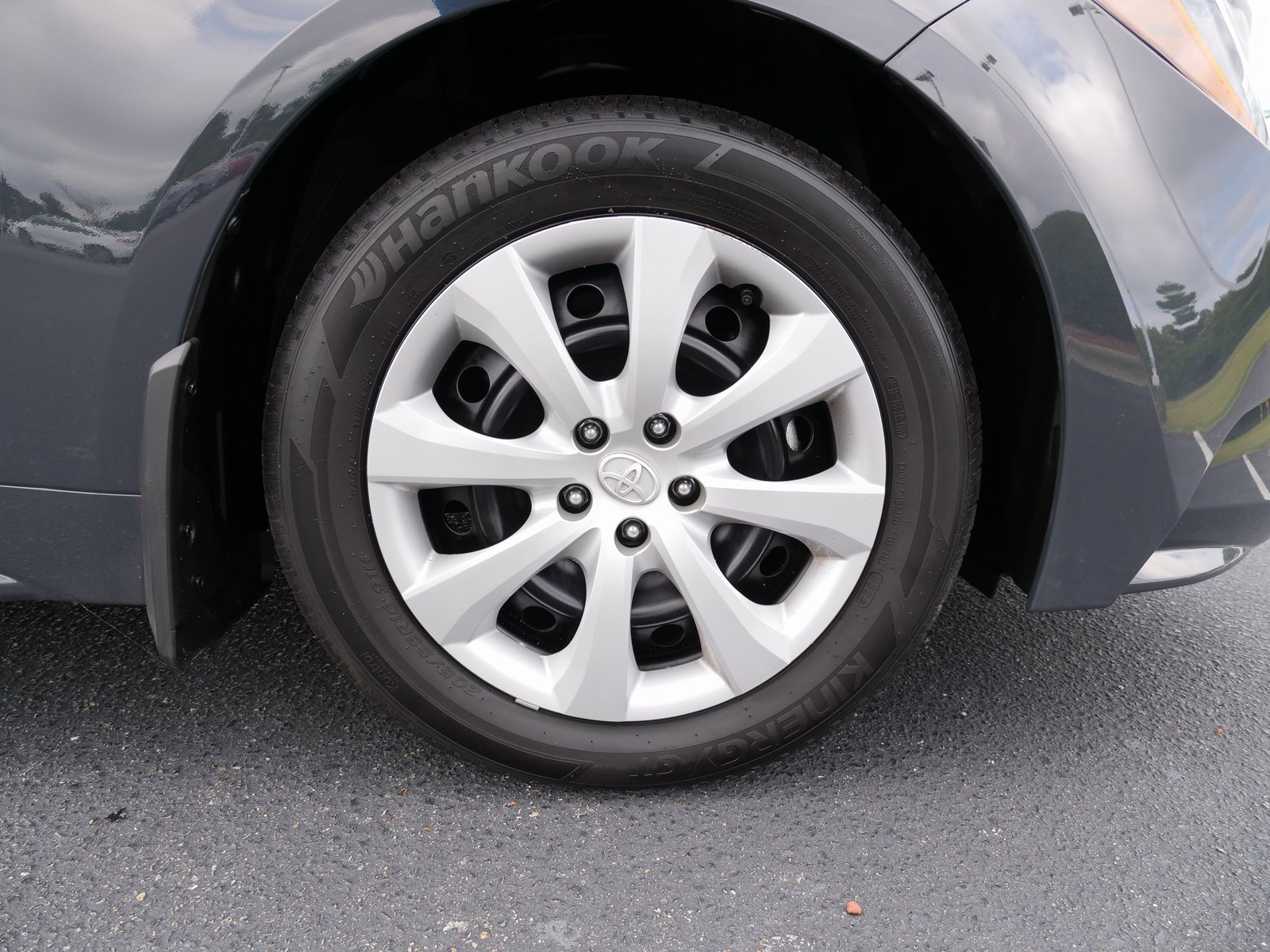 Used 2025 Toyota Corolla LE image 11