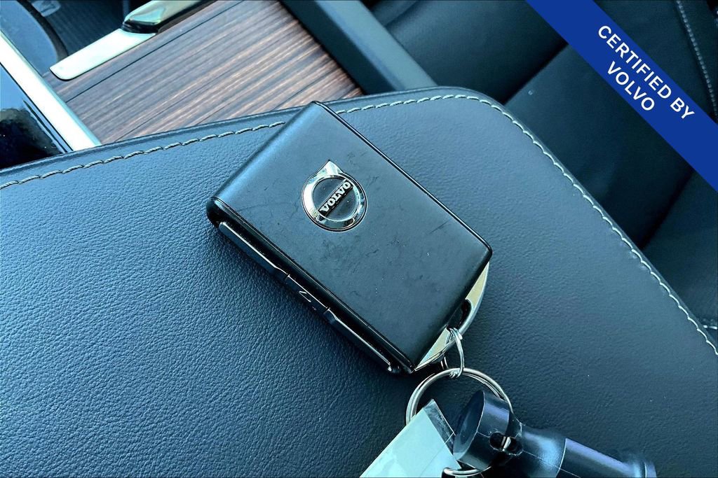 Used 2024 Volvo XC60 T8 Ultimate w/ Protection Package Premier image 13