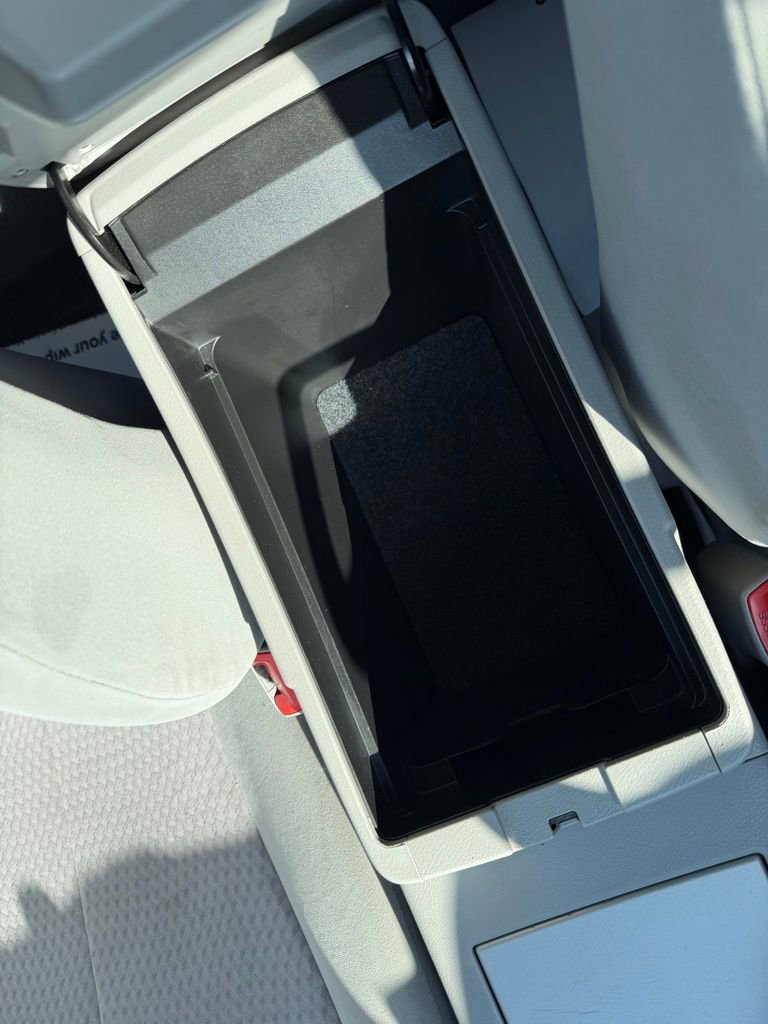 Used 2011 Toyota Camry LE FWD image 21