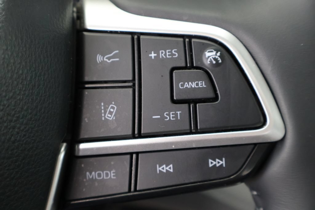 Used 2024 Toyota Highlander Platinum AWD/4WD image 32