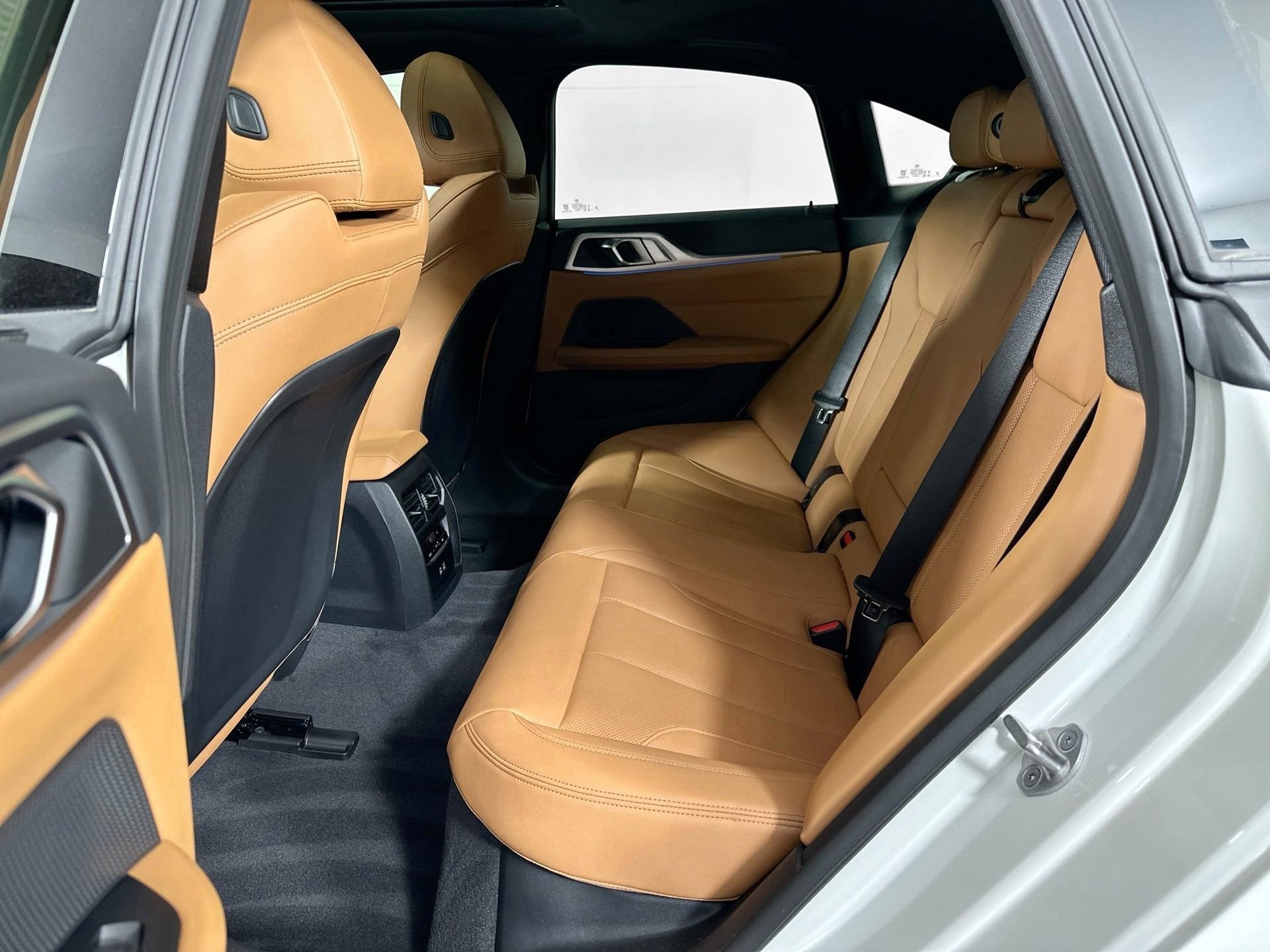 Used 2025 BMW i4 xDrive40i w/ Parking Assistance Package image 19