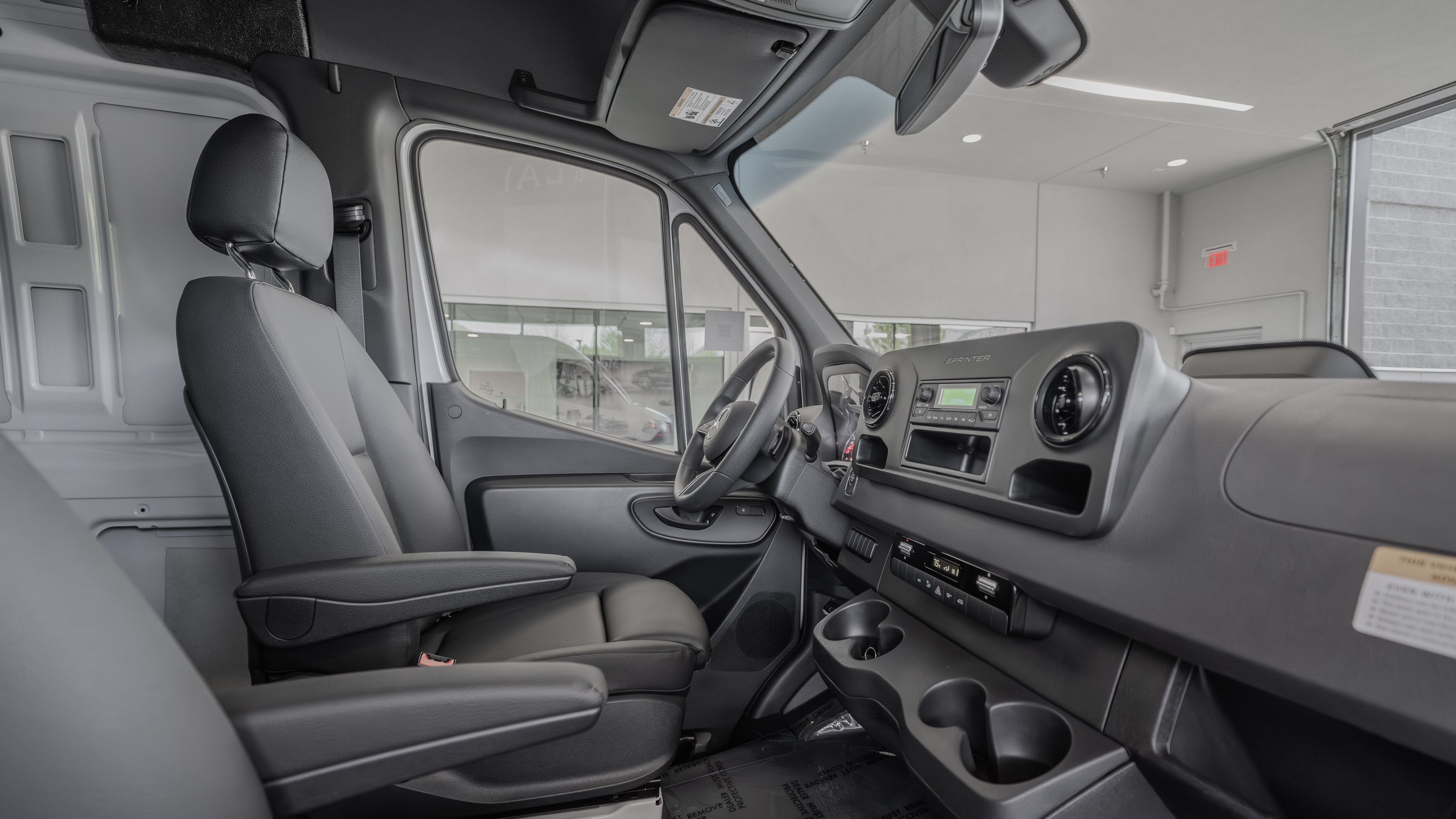 Used 2025 Mercedes-Benz Sprinter 2500 image 17