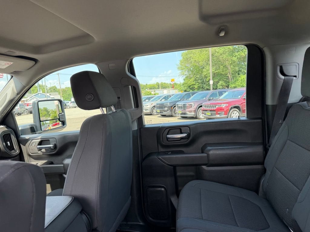 Used 2022 GMC Sierra 3500 Pro AWD/4WD image 11