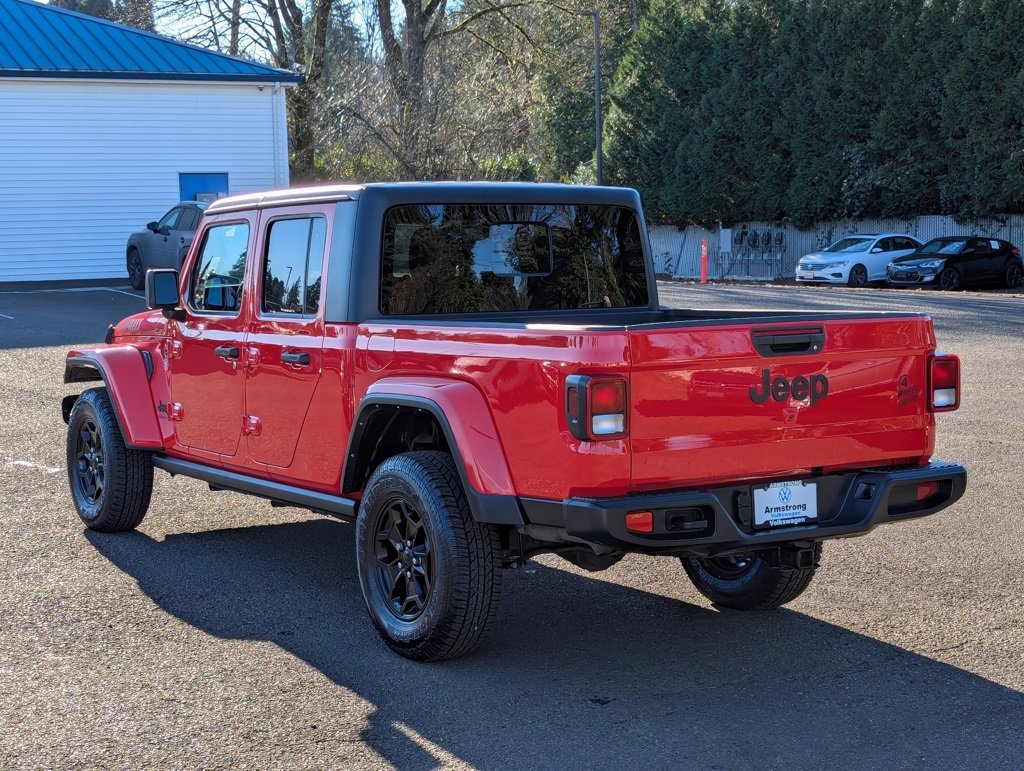 Used 2022 Jeep Gladiator Willys image 3