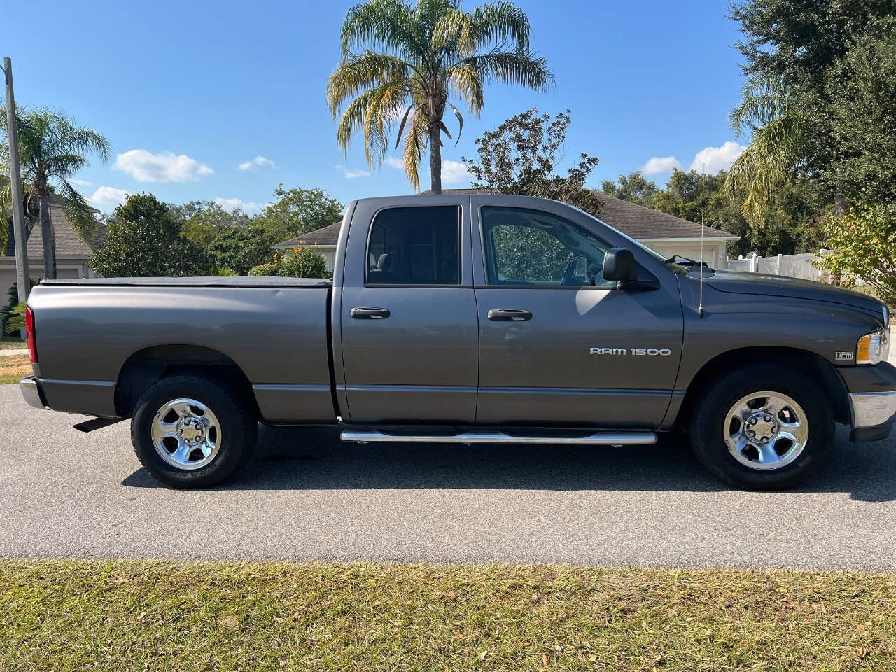 Used 2004 Dodge Ram 1500 Truck SLT image 4