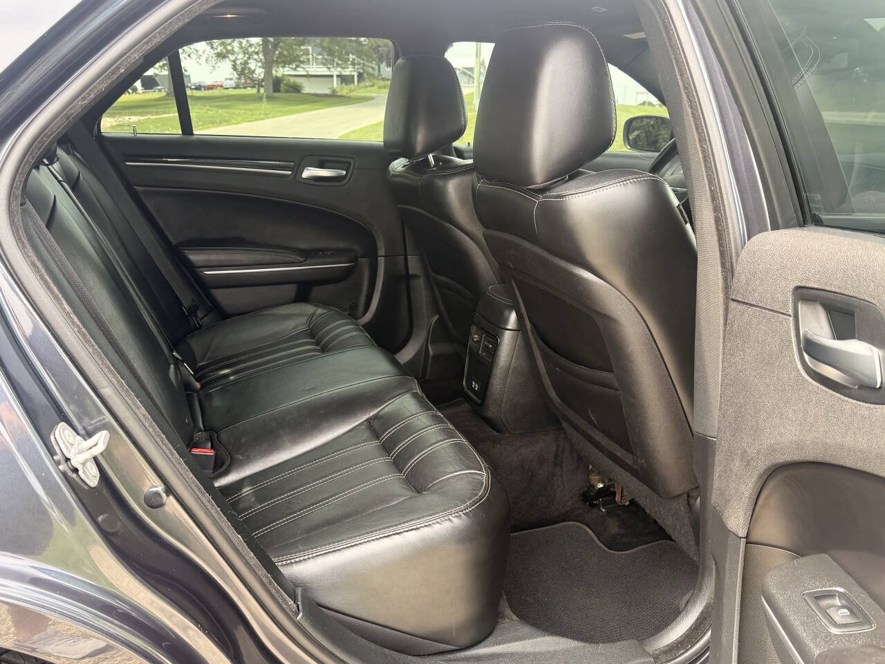 Used 2018 Chrysler 300 S AWD/4WD image 29