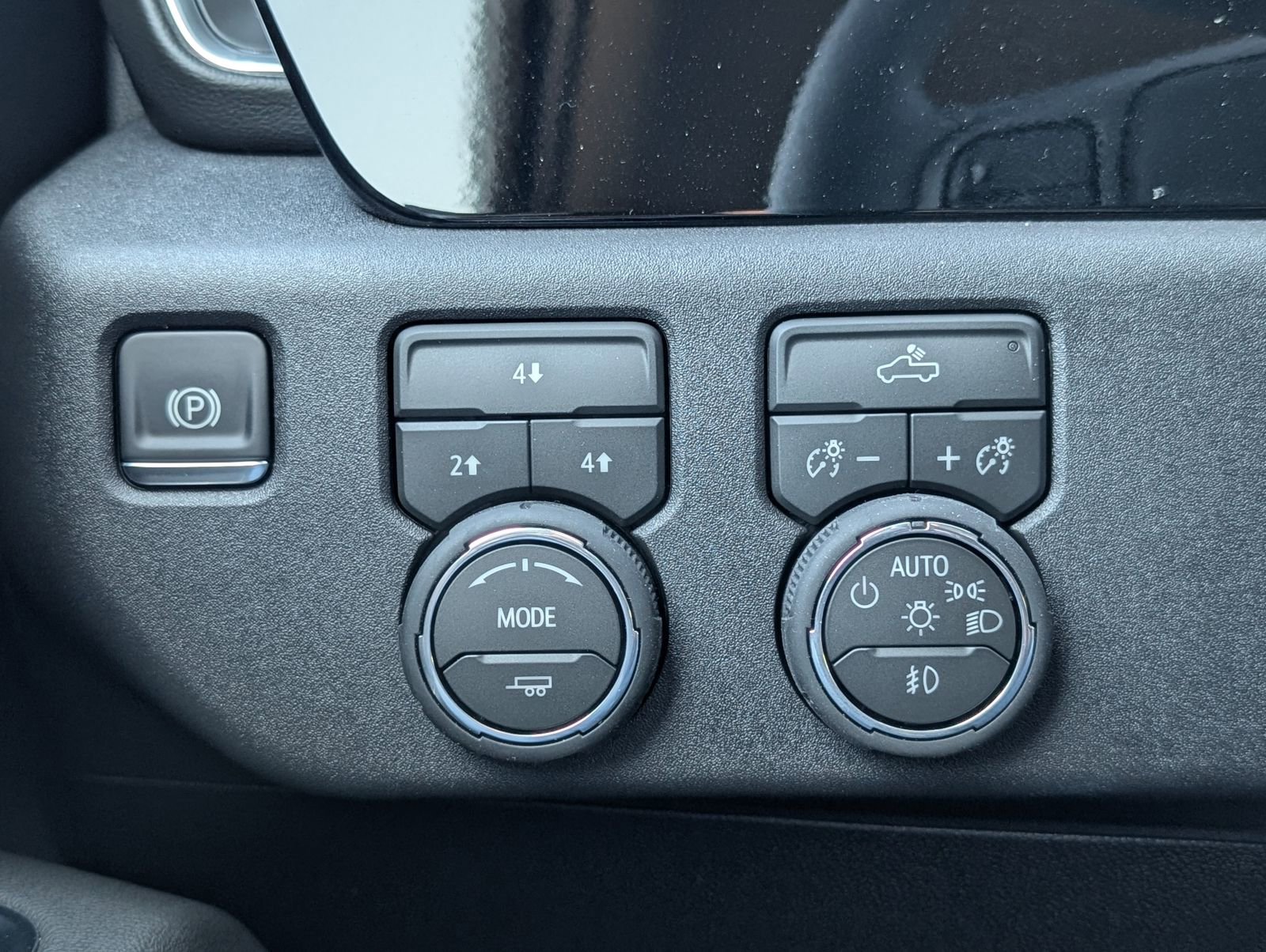 New 2026 Chevrolet Silverado 2500 LT w/ Leather Package AWD/4WD image 18
