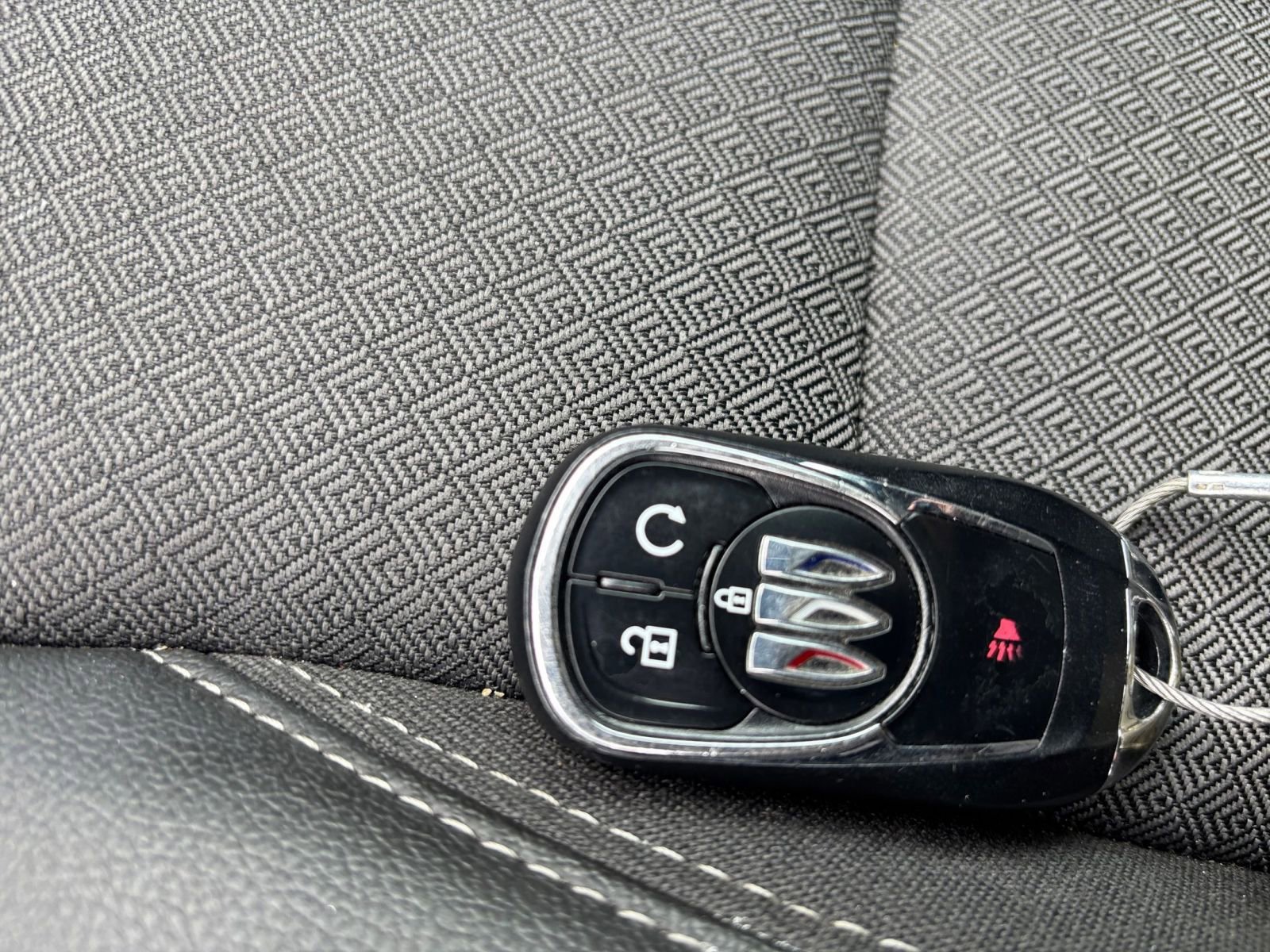 Used 2025 Buick Encore GX Preferred FWD image 23