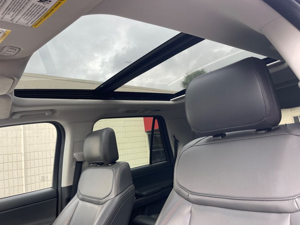 Used 2025 Ford Expedition Active AWD/4WD image 22
