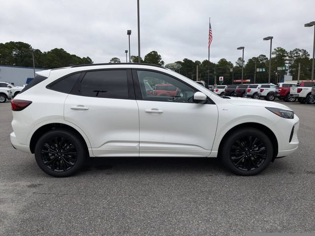 Used 2024 Ford Escape ST-Line Elite AWD/4WD image 3
