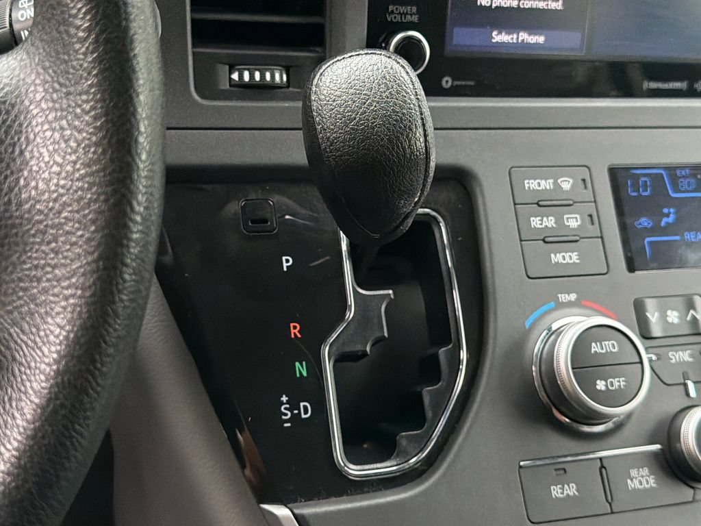 Used 2020 Toyota Sienna LE FWD image 29