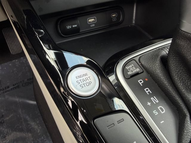 Certified 2025 Kia Soul EX FWD image 28