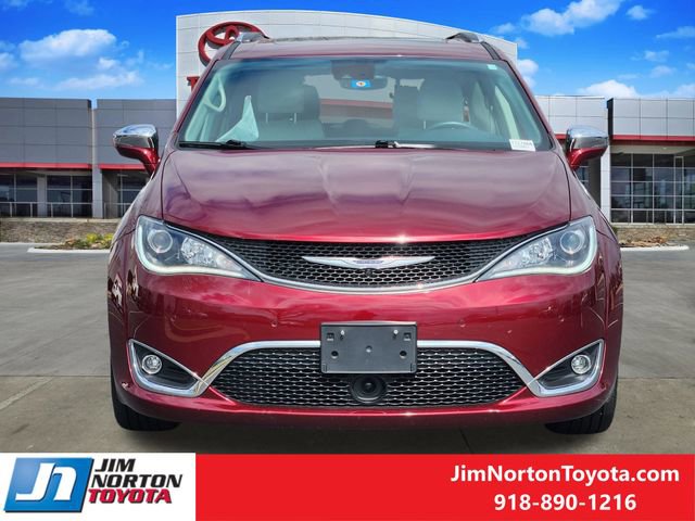 Used 2019 Chrysler Pacifica Limited w/ Tire & Wheel Group image 2