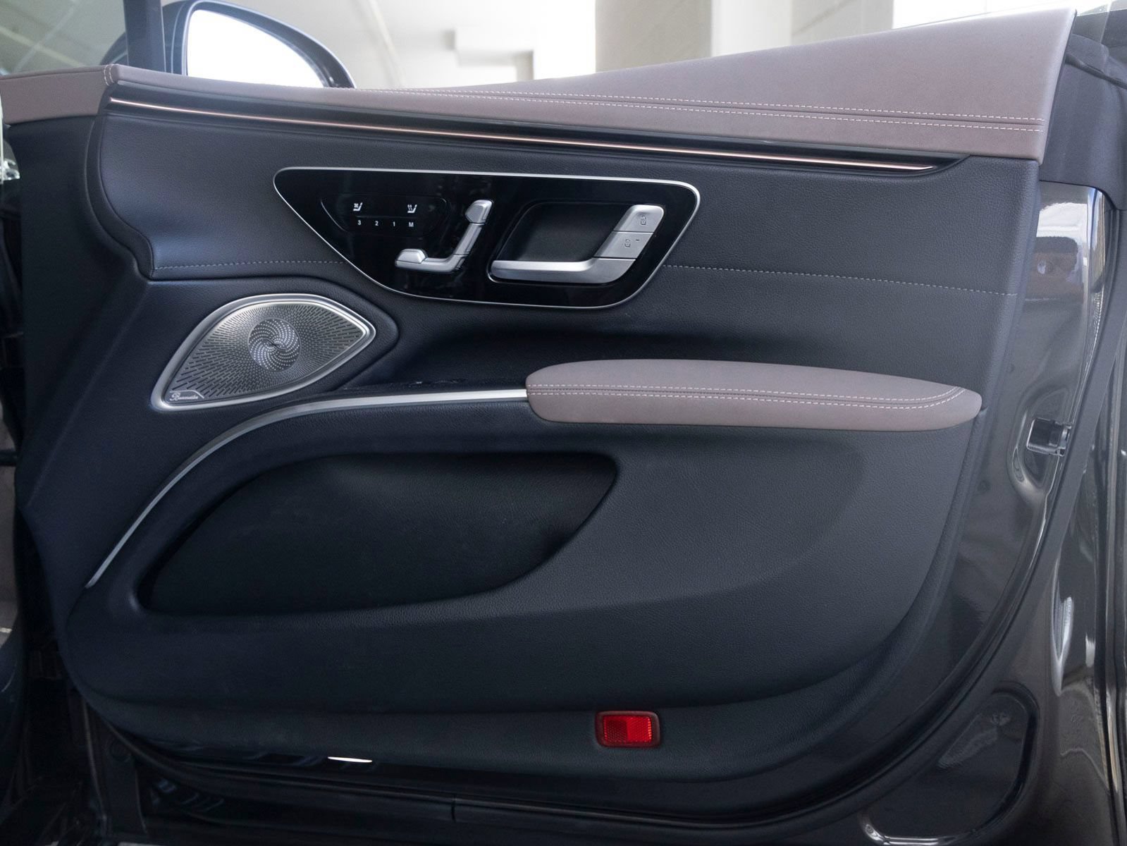 Used 2022 Mercedes-Benz EQS 450+ Sedan image 24