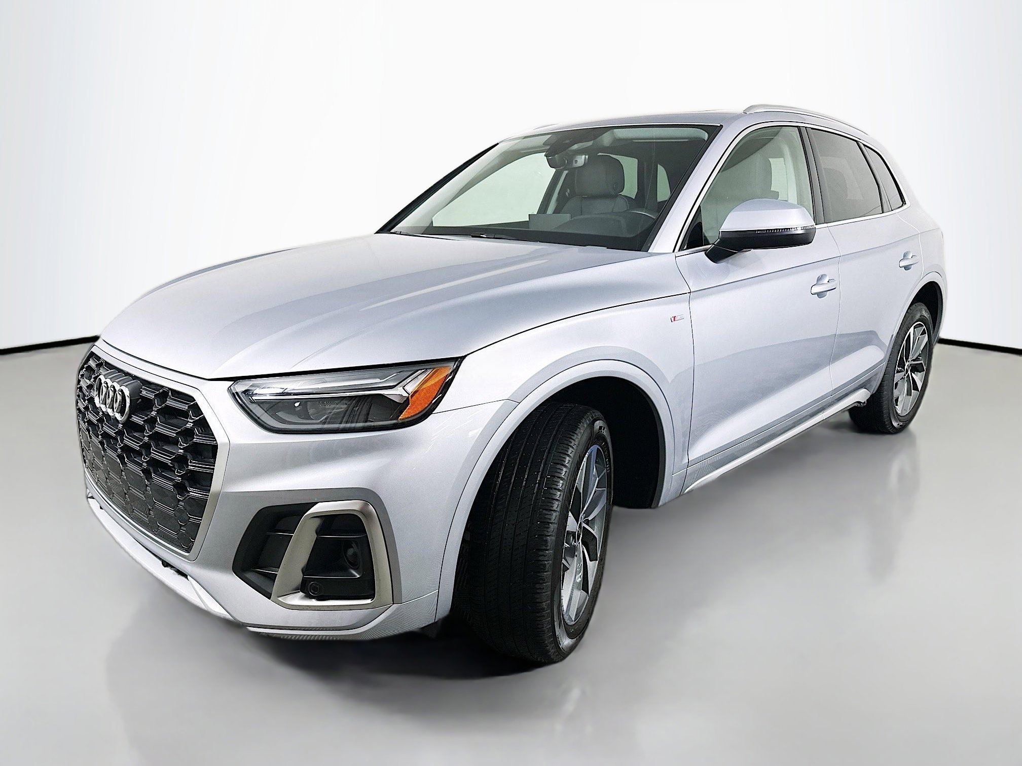 Used 2025 Audi Q5 2.0T Premium image 3