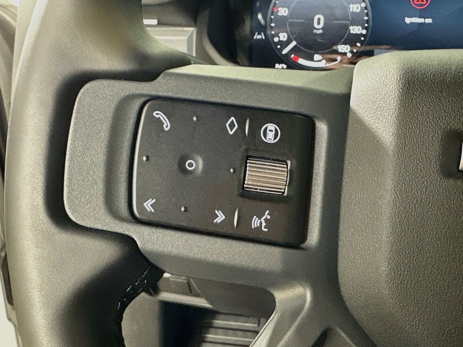 New 2026 Land Rover Defender 110 X-Dynamic SE AWD/4WD image 19