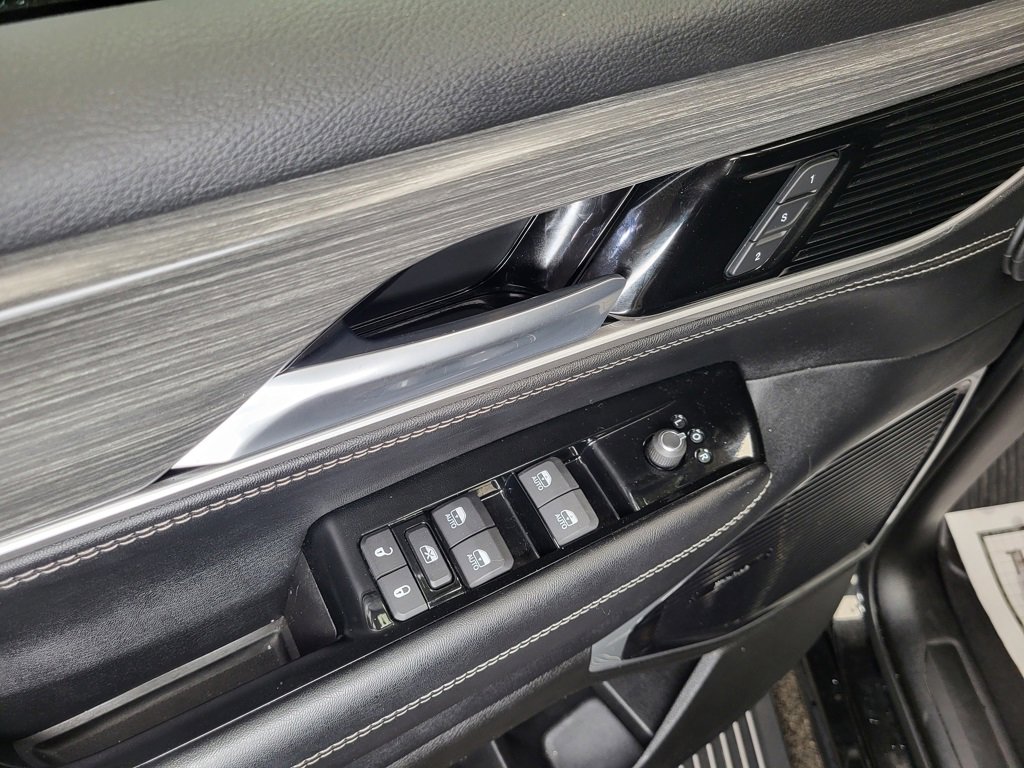 Used 2024 Jeep Wagoneer L Series III w/ Premium Group I image 4