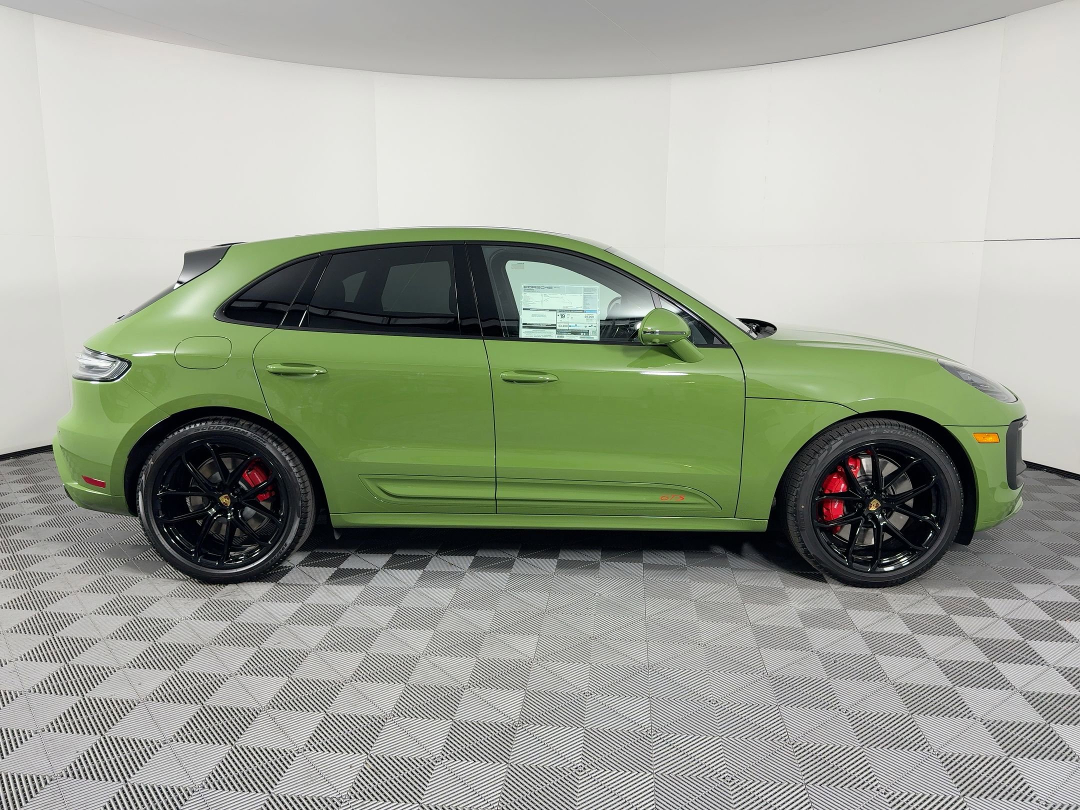 Used 2026 Porsche Macan GTS AWD/4WD image 8