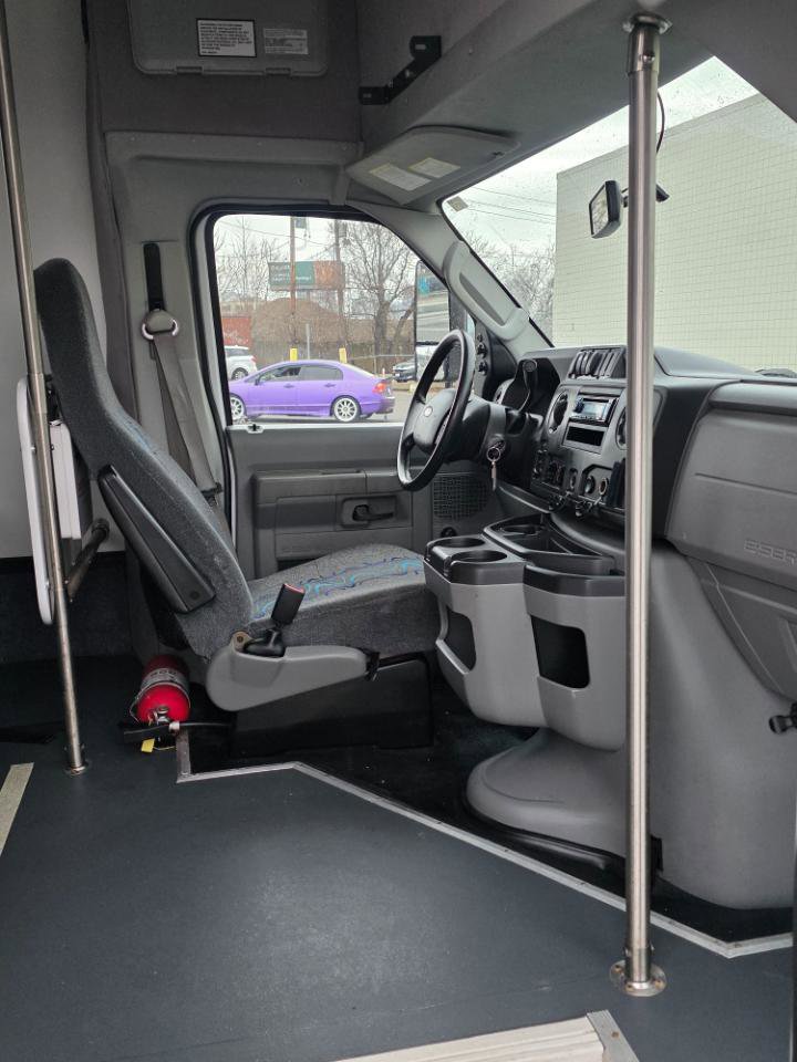 Used 2018 Ford E-450 and Econoline 450 Super Duty w/ Shuttle Bus Prep Package RWD image 12