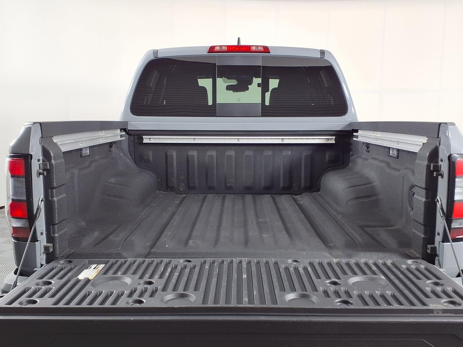 Used 2023 Nissan Frontier PRO-4X w/ Pro Convenience Package AWD/4WD image 14