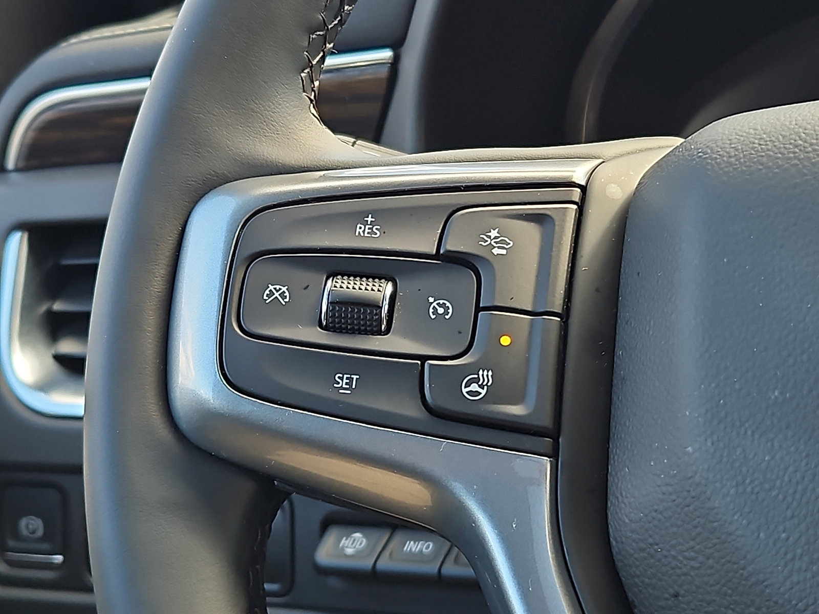 Used 2024 Chevrolet Suburban Premier w/ Premium Package image 21