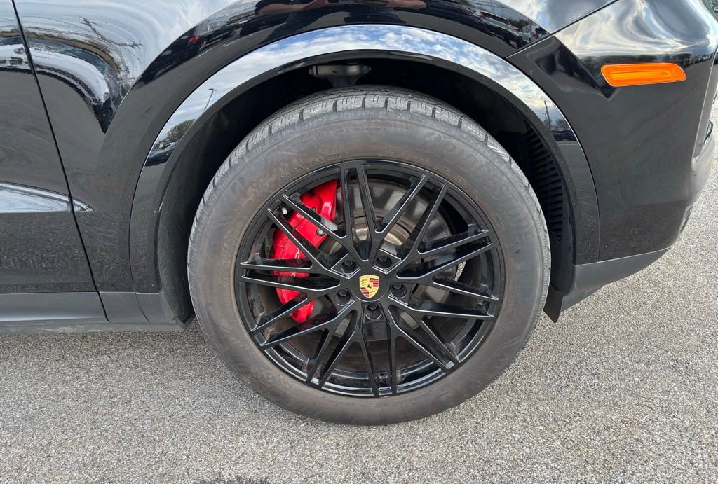 Certified 2024 Porsche Cayenne S AWD/4WD image 38