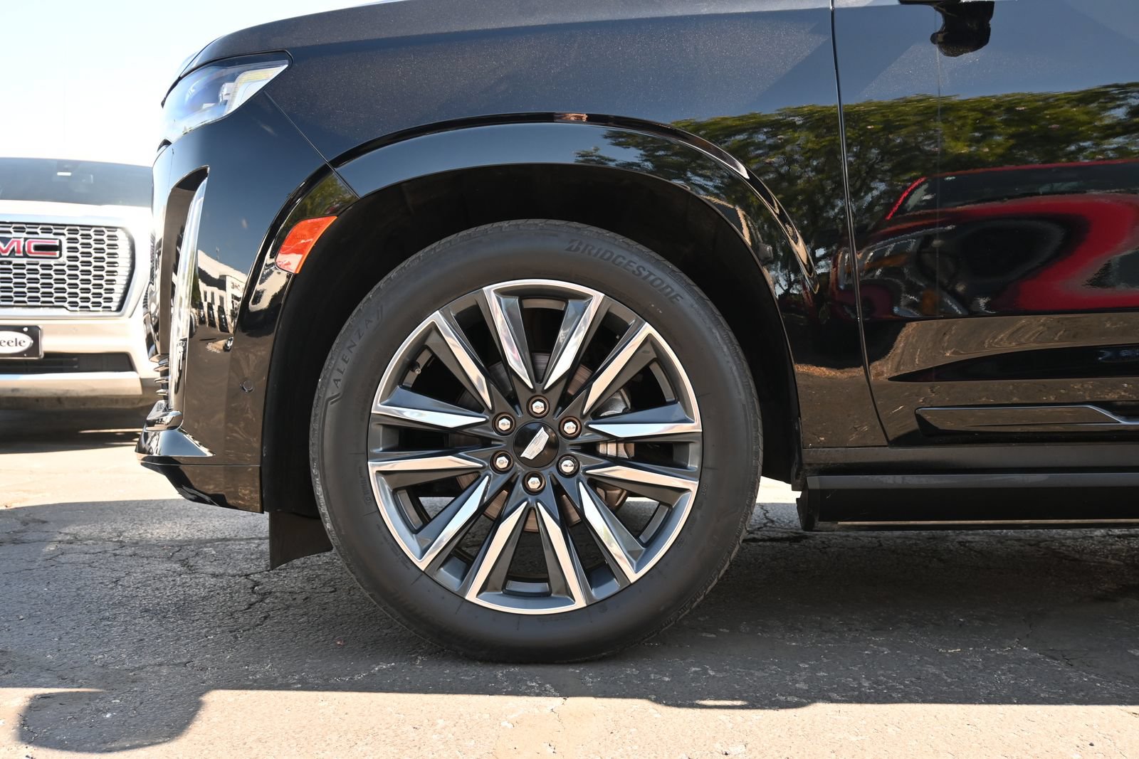 Certified 2023 Cadillac Escalade ESV Sport Platinum AWD/4WD image 29