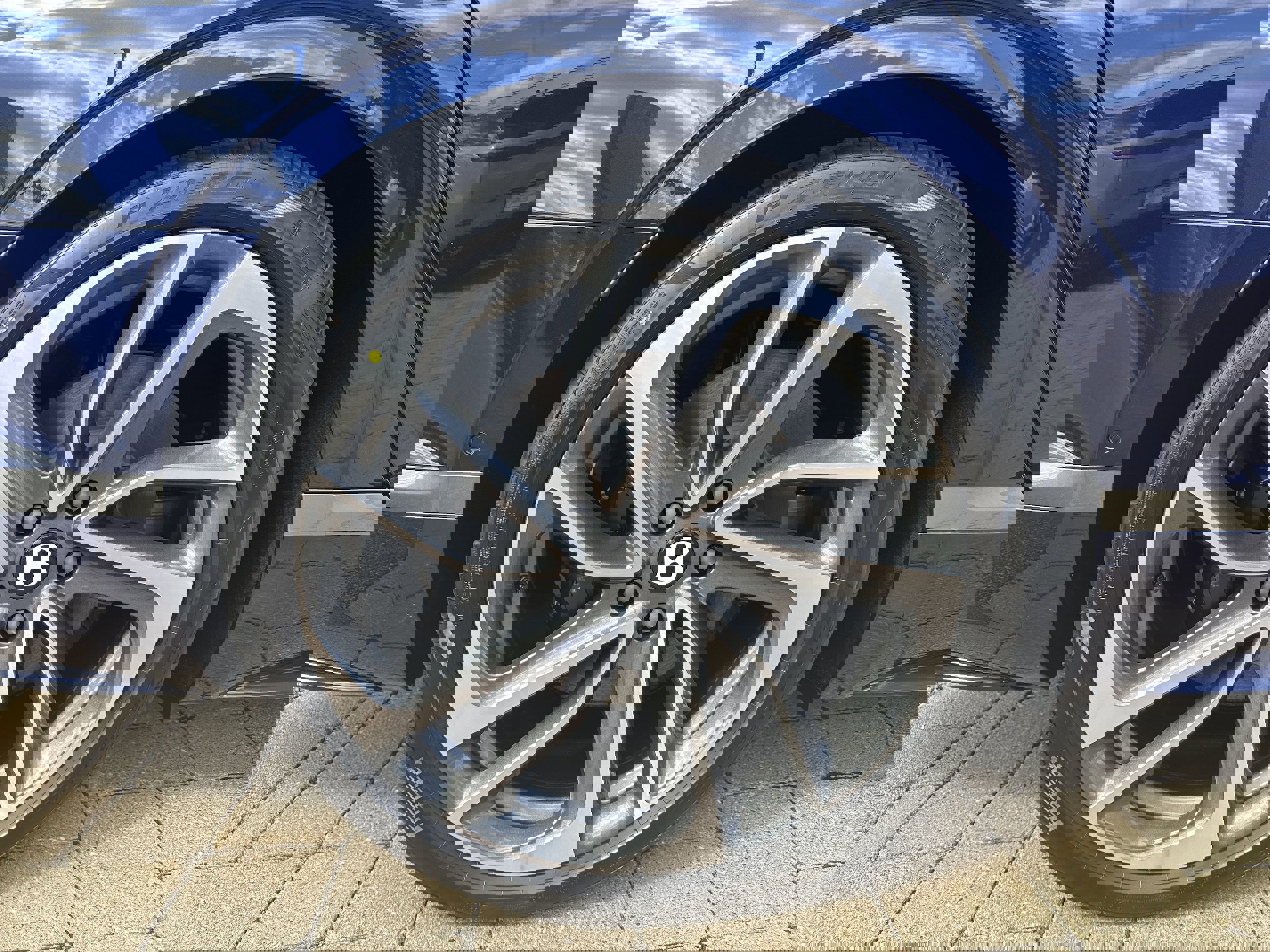 New 2025 Bentley Flying Spur Plug-In Hybrid image 11