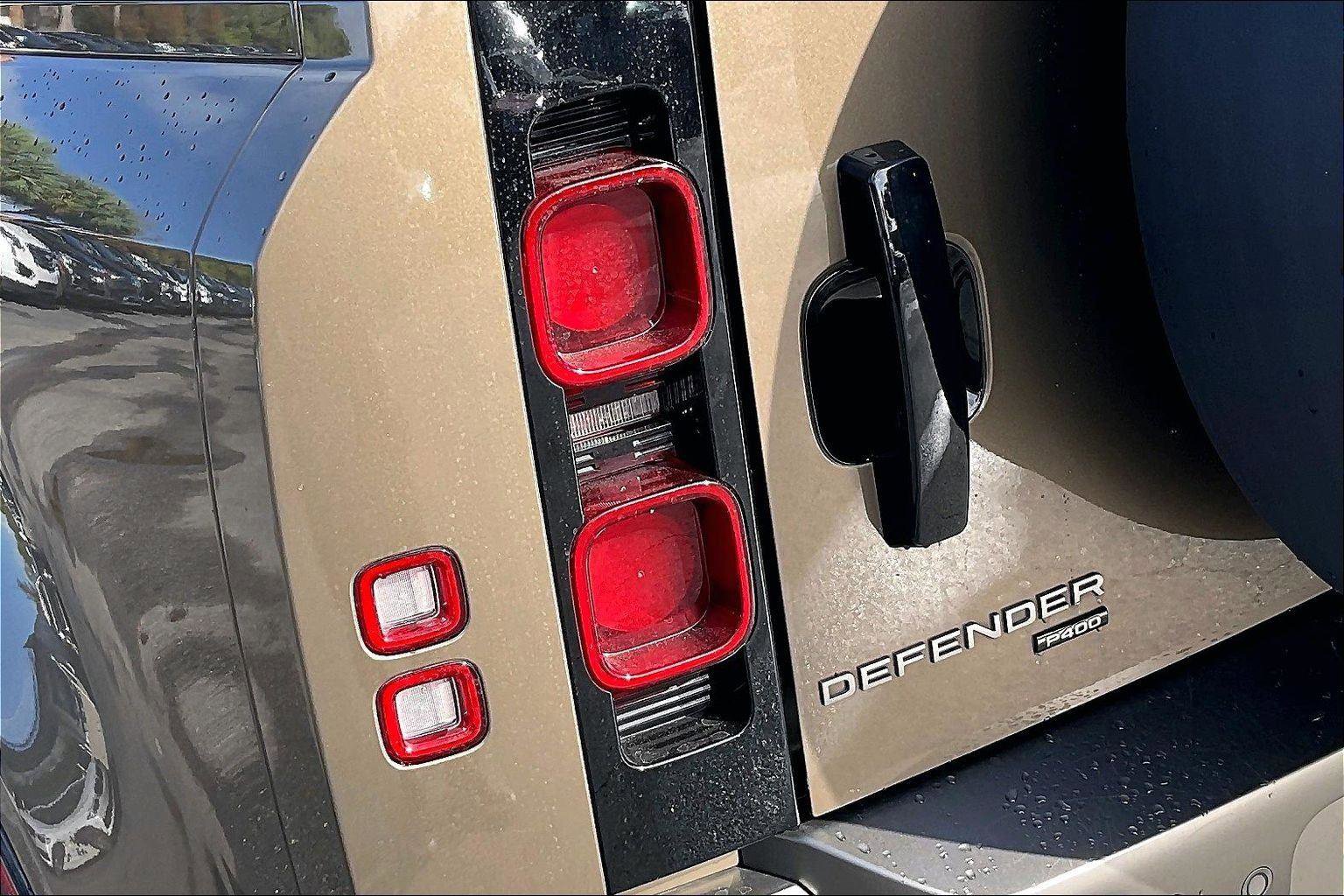Used 2022 Land Rover Defender 110 X-Dynamic HSE AWD/4WD image 23