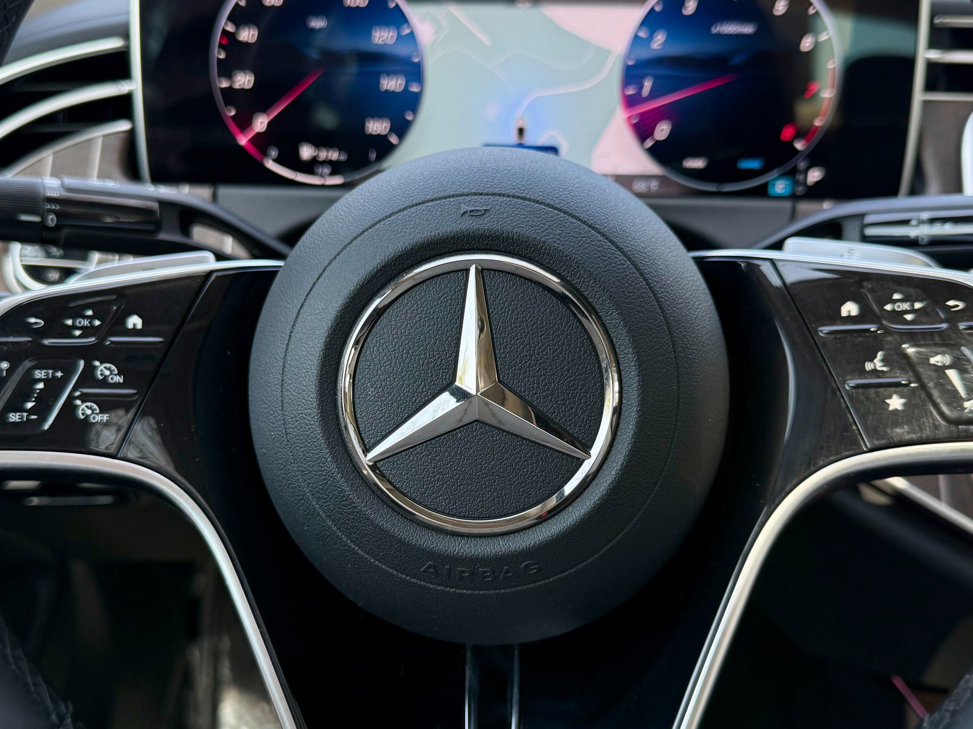 Used 2025 Mercedes-Benz E 350 Sedan image 25