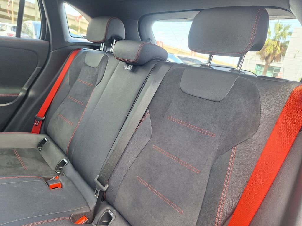 Used 2025 Mercedes-Benz GLA 35 AMG 4MATIC image 26