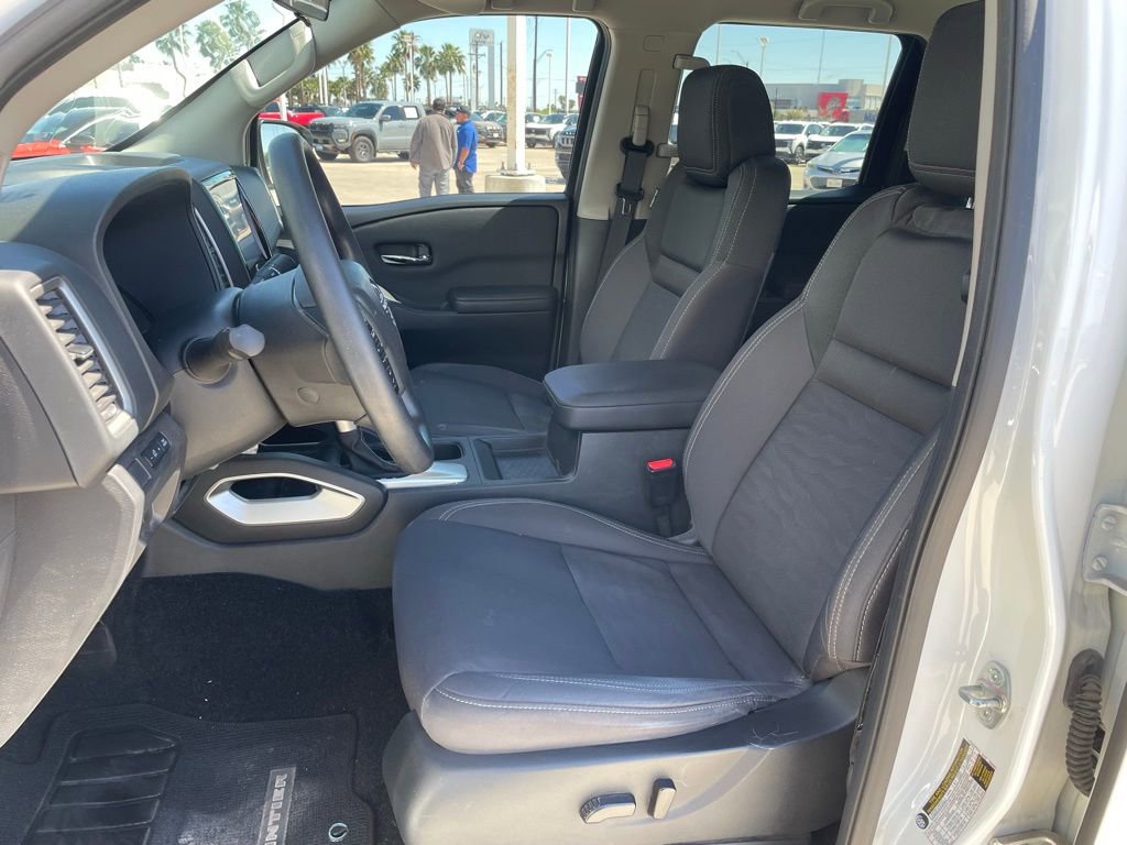 Certified 2024 Nissan Frontier SV w/ Tow Package image 9