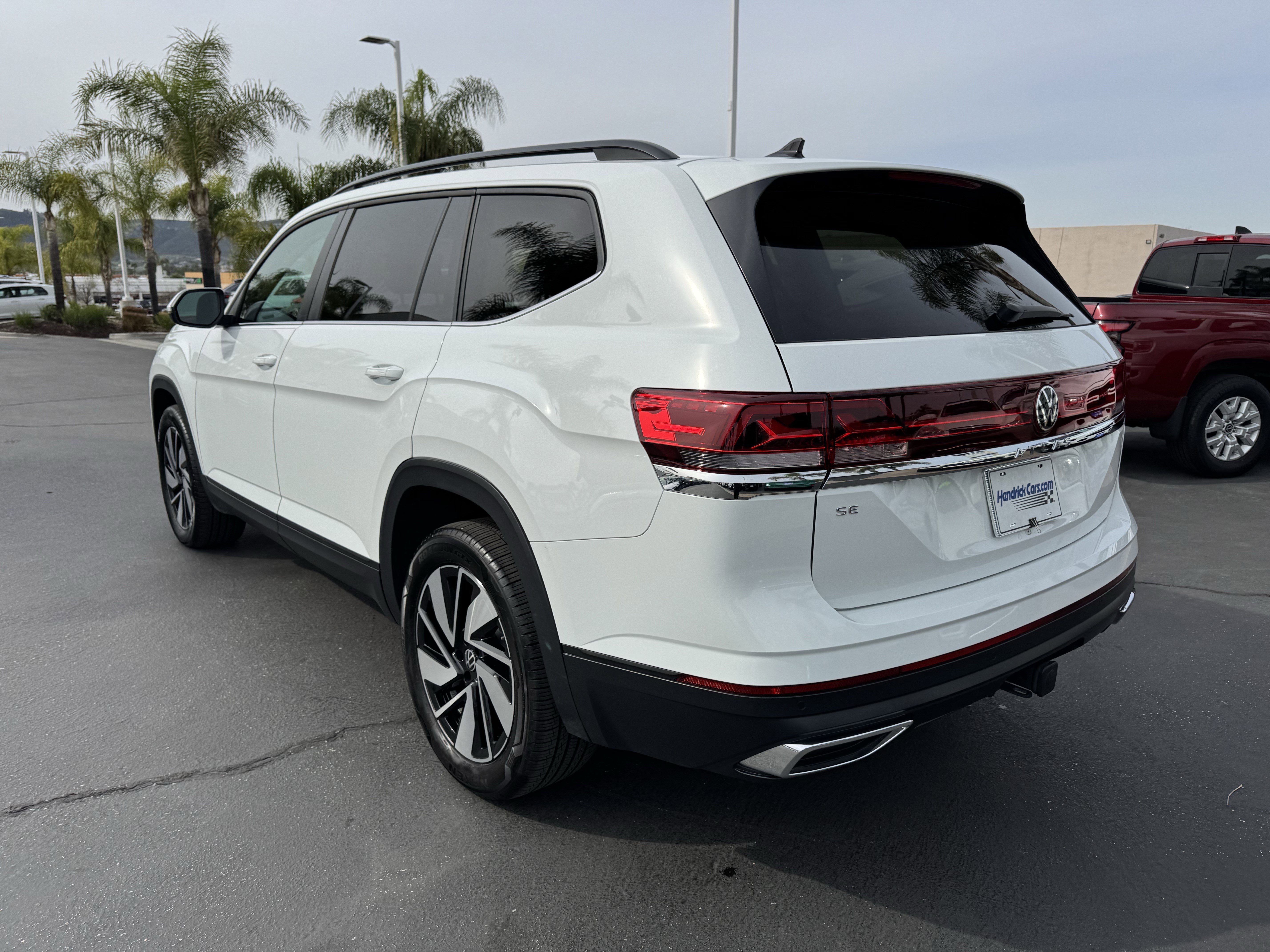 Used 2024 Volkswagen Atlas SE image 8