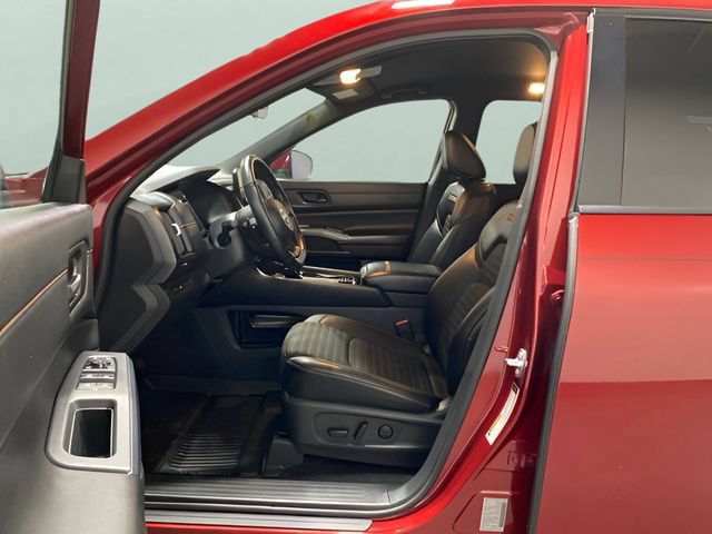 Used 2024 Nissan Pathfinder Rock Creek AWD/4WD image 11