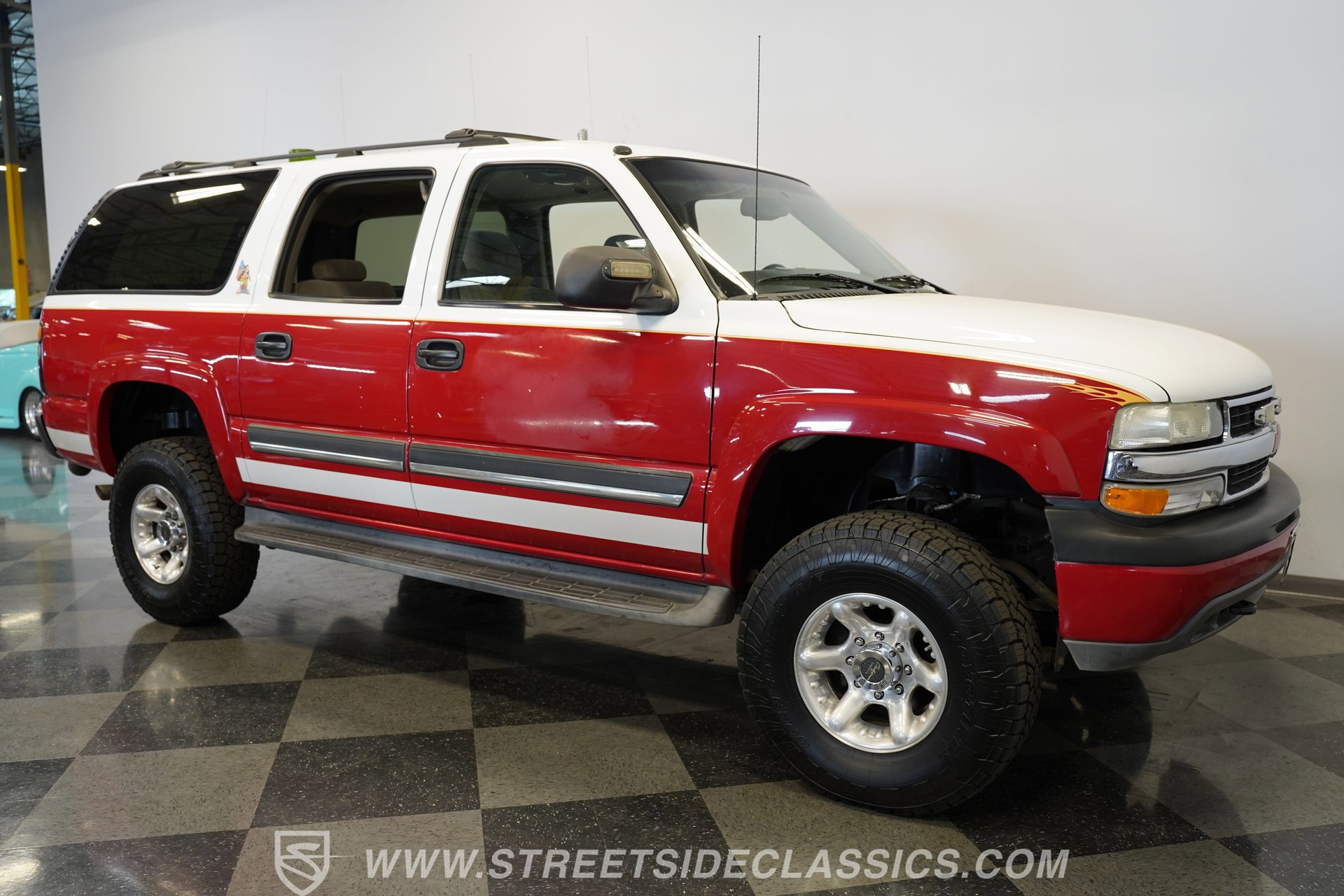 Used 2004 Chevrolet Suburban 2500 AWD/4WD image 16
