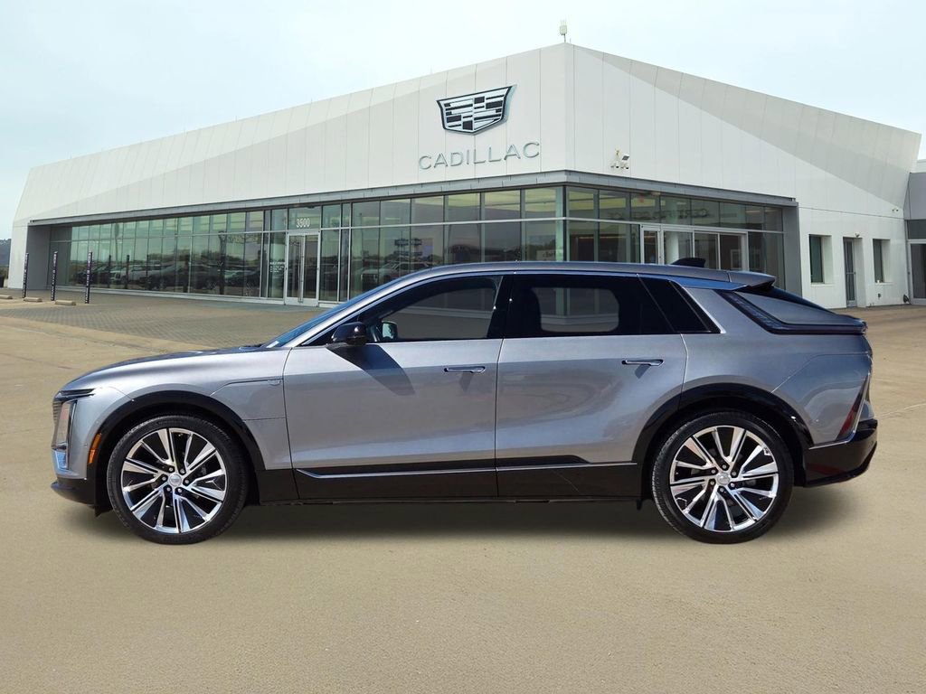 Certified 2025 Cadillac Lyriq Luxury w/ LPO, Floor Liner Package image 3