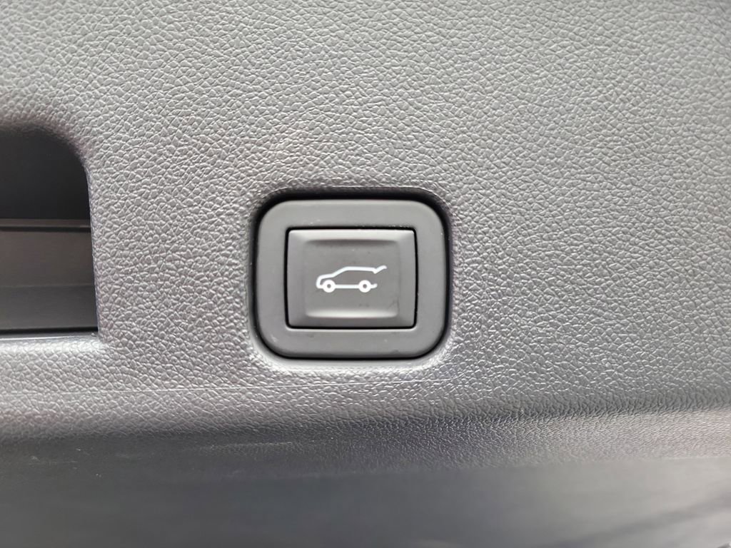 Used 2024 Chevrolet Traverse RS image 14