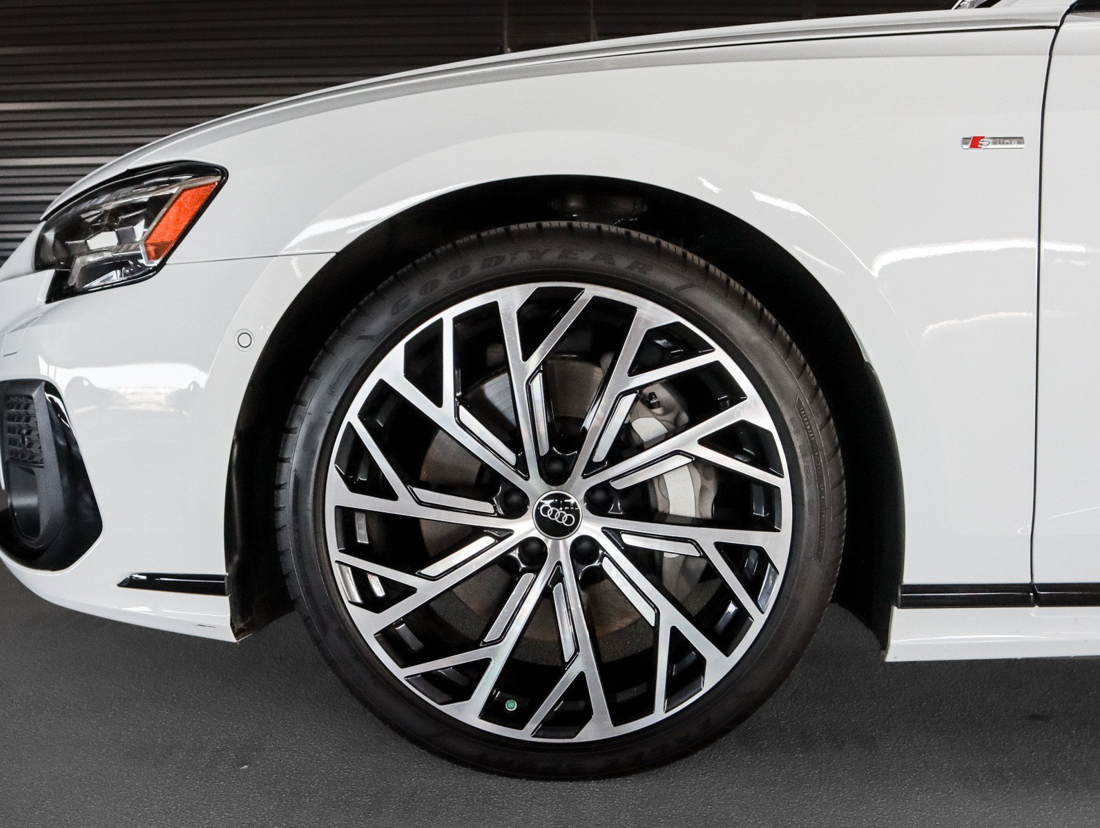 Used 2023 Audi A8 L 3.0T AWD/4WD image 5