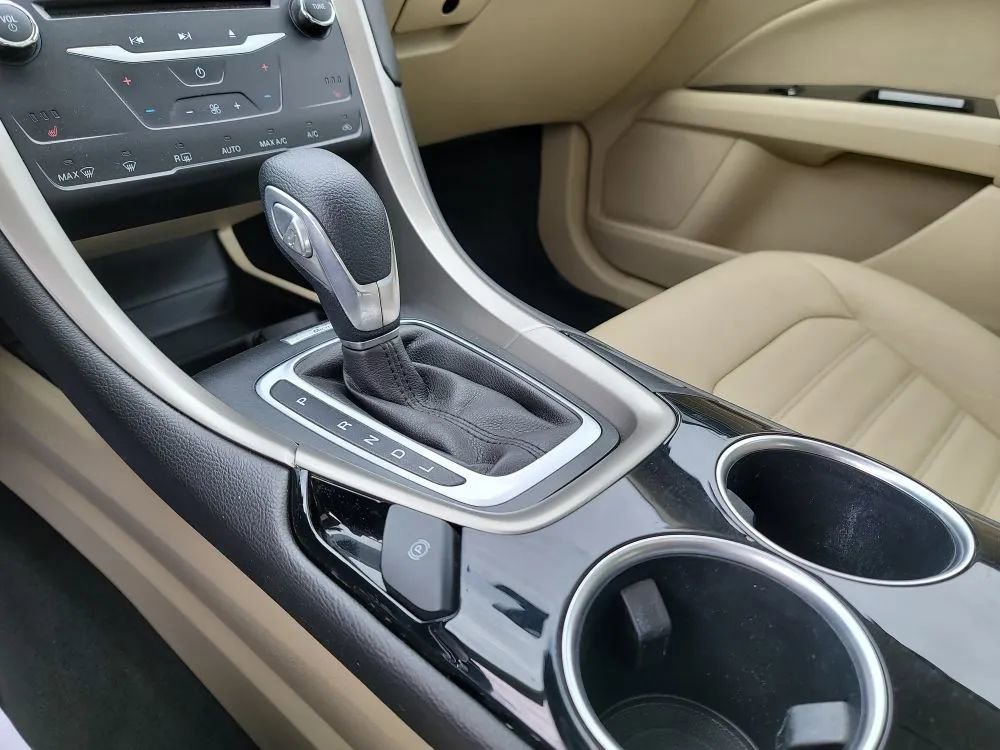 Used 2013 Ford Fusion SE FWD image 18