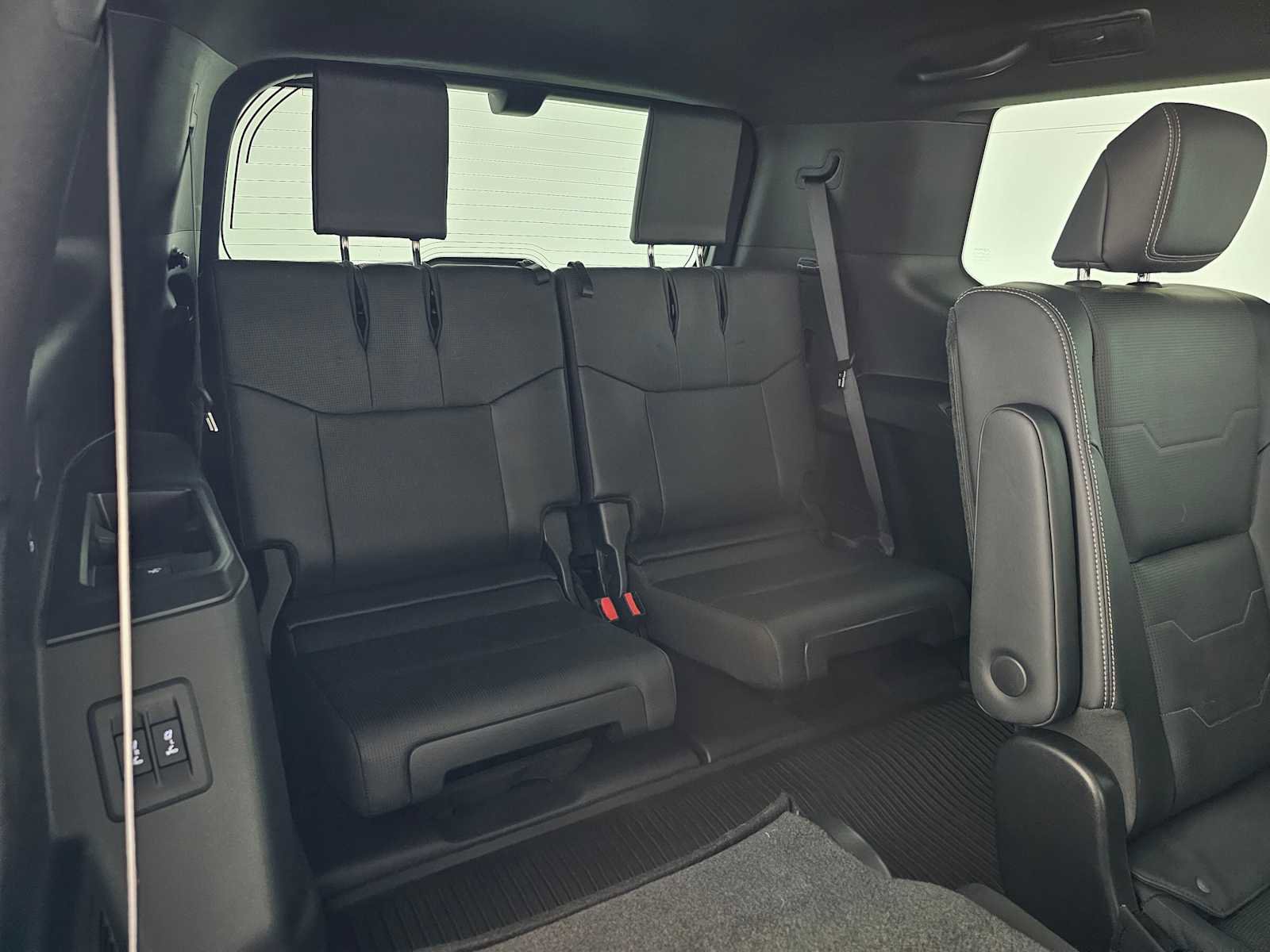 Used 2024 Lexus GX 550 w/ Accessory Package (2T) image 13