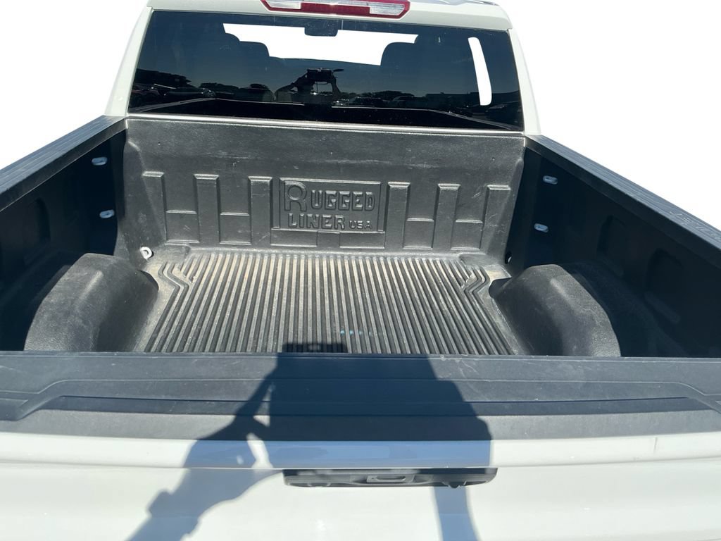 Used 2025 Chevrolet Silverado 1500 LT AWD/4WD image 23