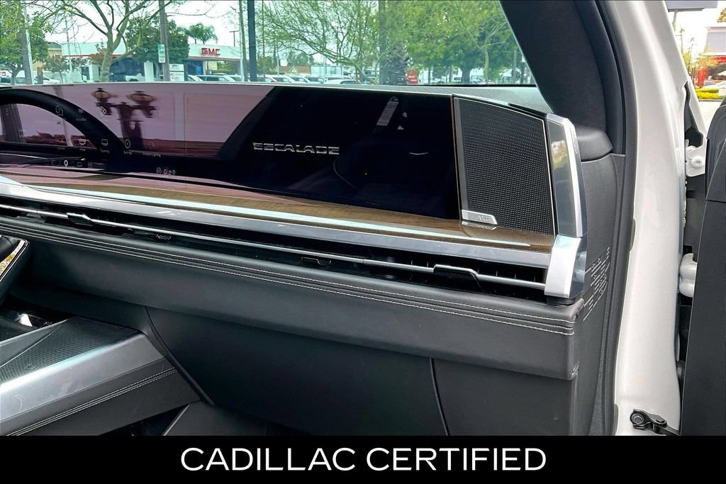Certified 2025 Cadillac Escalade ESV Sport Platinum AWD/4WD image 17