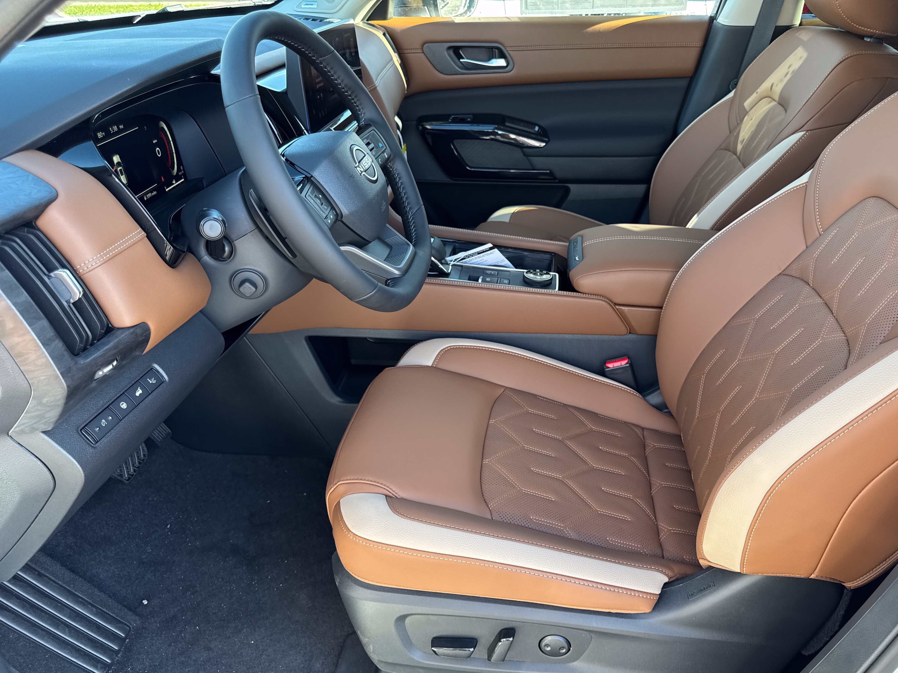New 2026 Nissan Pathfinder Platinum AWD/4WD image 10