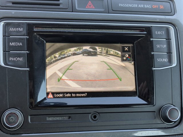 Used 2016 Volkswagen Tiguan S image 9